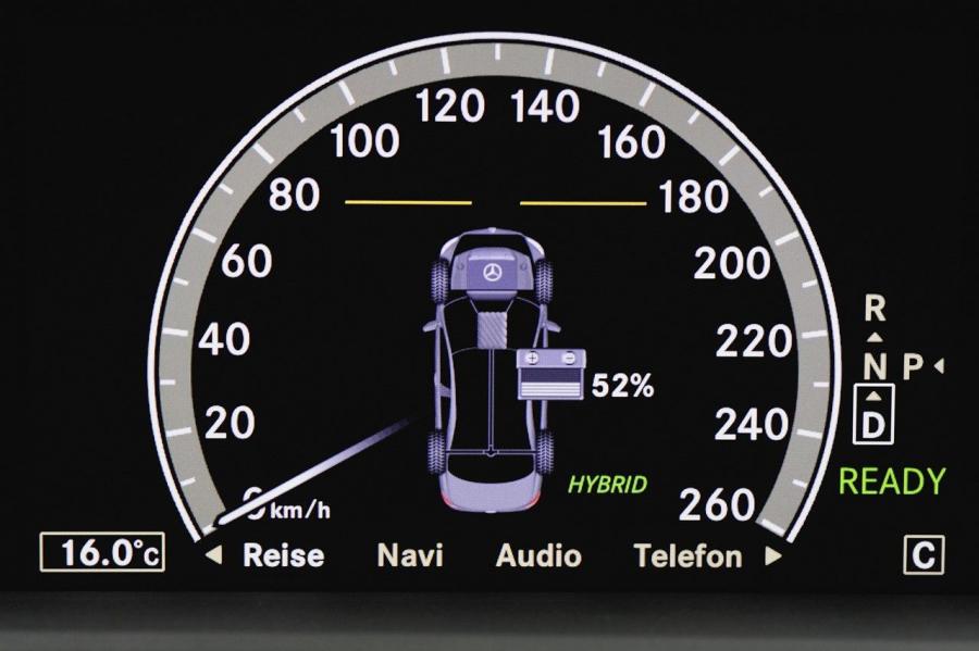  Mercedes-Benz S400 BlueHYBRID 2008 года  (фото 33 из 35)